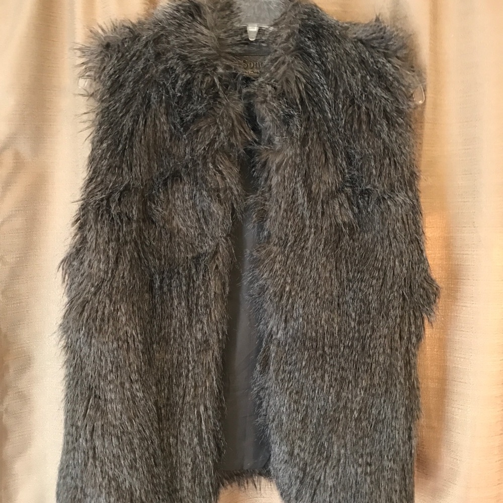 Sleeveless faux fur vest